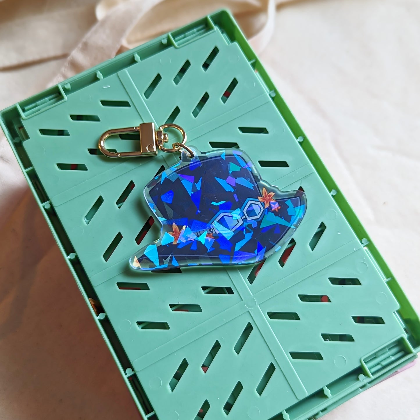 Pirate x Plants Acrylic Keychain - Dragon Claw Hat